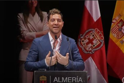 Un gesto de Bisbal durante su intervención, en la que se emocionó.