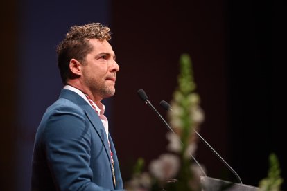 Gesto de emoción en Bisbal al repasar su vinculación con Almería.