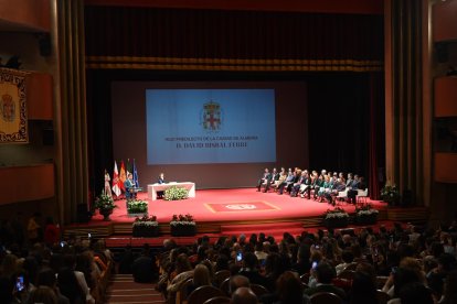 Ambiente de gala en el Maestro Padilla.