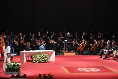 Escuchando a la Orquesta Ciudad de Almería.