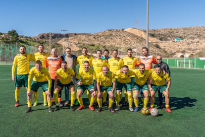 Equipo del Racing 70 Scondite Bar. 