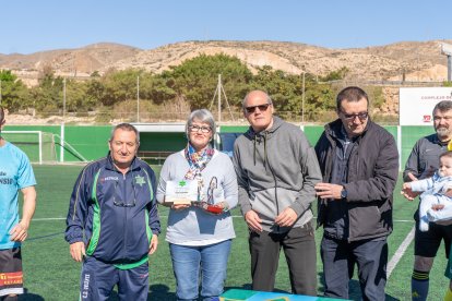 La familia del CD Oriente nunca se olvida del Maestro Pepe Asensio ni de Amalia López.