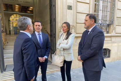 Rector, presidente de Diputación y delegados del Gobierno y Desarrollo Educativo.