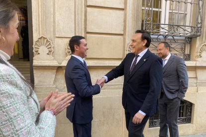 Llegada del consejero a la Diputación.