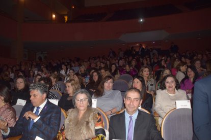El Auditorio Maestro Padilla estaba abarrotado con un lleno total, todo un éxito.