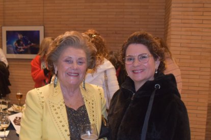 Desde Vera se desplazó, Manola Baraza que era una de las candidatas a los premios, junto a su hija Beatriz Carmona.