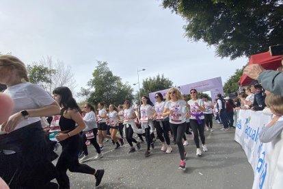 Éxito de participación en la Carrera de la Mujer.