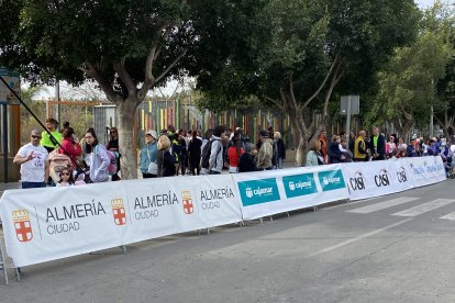 Público antes de la salida.