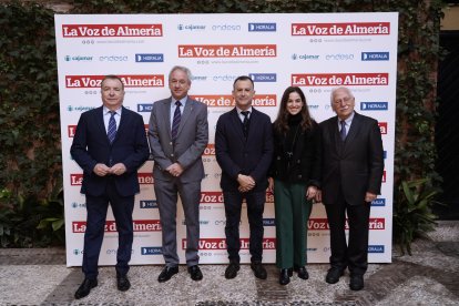 Pedro M. de la Cruz, Diego Vargas, Pablo Venzal, Laura Martínez y José Luis Martínez.