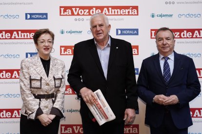 Antonia S. Villanueva, Miguel López y Pedro M. de la Cruz.