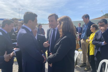 Saludos del presidente a Carmen Crespo y el senador Rafael Hernando.