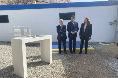 Gabriel Amat, Juanma Moreno y Carmen Crespo.