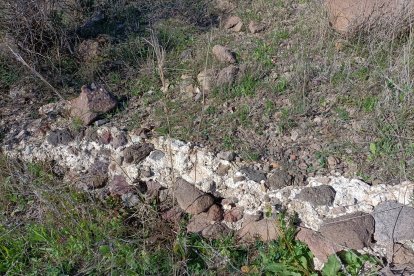 Escalones en los que se puede ver claramente el mortero