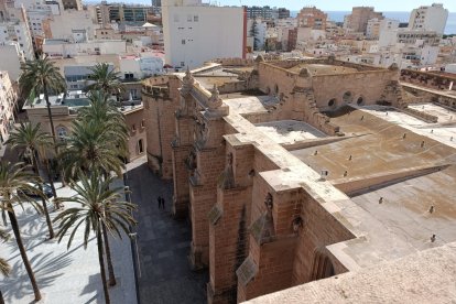 Fachada principal de la Catedral desde la torre.