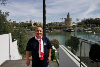 Luis Salinas Iguiño, Pirri, en Sevilla.