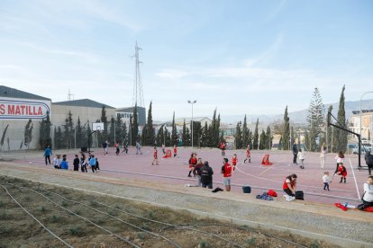 Pista para la práctica del baloncesto en El Mirador del Mediterráneo