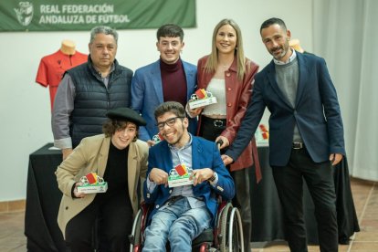 Hector Martín, ejemplo de superación y de lucha, con sus compañeros. 