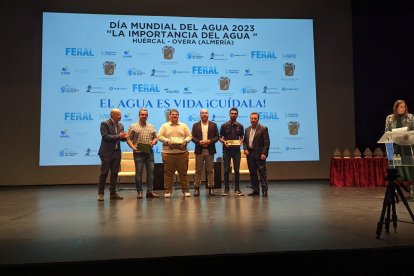 Onofre Fajardo Santiago y Arturo Jiménez Capel alumnos de la Escuela Agraria de Vícar fueron premiados.