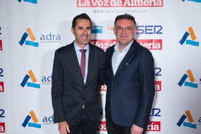 Fran García junto a José Carlos Lupión, alcalde de Berja.