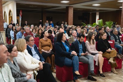 Más asistentes al acto celebrado en Adra.