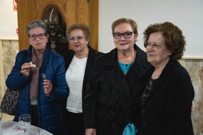 Ángeles Sánchez, María Ariera, Encarta Ruiz e Isabel Pérez.