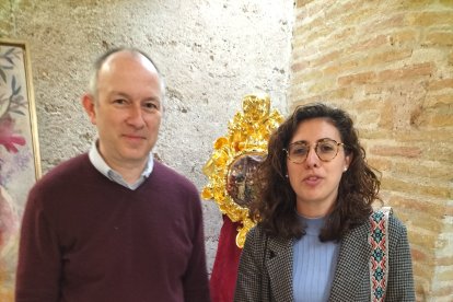El dorador del paso del Prendimiento, Enrique Castellanos y María del Mar Marín, del Prendimiento.
