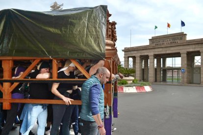 El ensayo por las inmediaciones del Estadio de la Juventud.