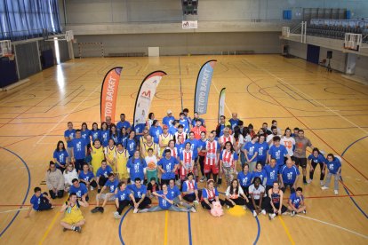 La foto de familia con los monitores, asociaciones y deportistas.