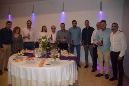 Asistentes durante el cóctel celebrado en los salones del Hotel Catedral.