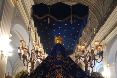 Manto bordado de la Virgen del Primer Dolor