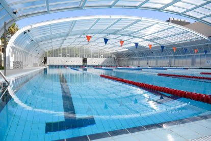 La instalación permitirá climatizar el vaso de la piscina exterior
