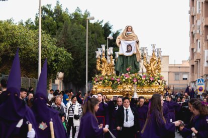 Procesión del Encuentro en el Jueves Santo 2023 de Almería.
