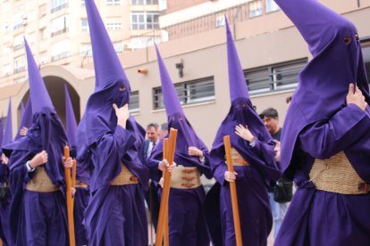 Salida del Colegio de la Compañía de María. 