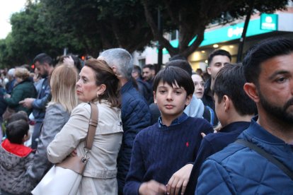 Público en el Paseo de Almería. 