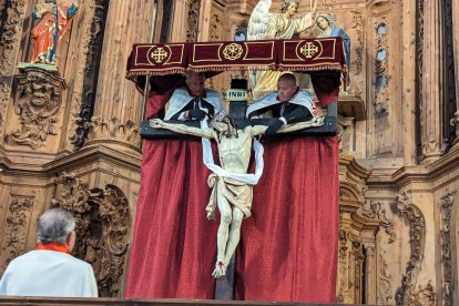 El señor de la caja ha sido crucificado una vez año más este 2023 como parte de la Semana Santa velezana.