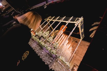 Procesión del Entierro por las calles de Almería.