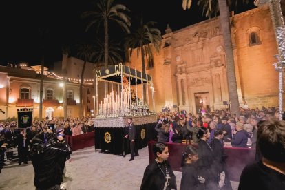 Procesión del Entierro por las calles de Almería.