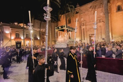 Procesión del Entierro por las calles de Almería.