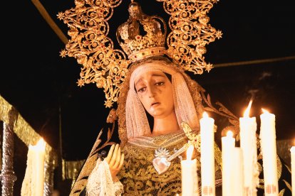 Procesión del Entierro por las calles de Almería.