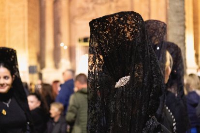 Procesión del Entierro por las calles de Almería.