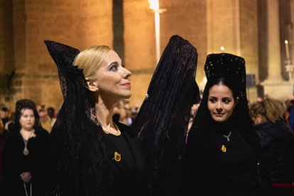 Procesión del Entierro por las calles de Almería.