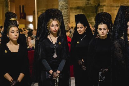 Procesión del Entierro por las calles de Almería.