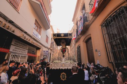 Procesión del Entierro por las calles de Almería.