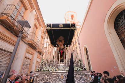 Procesión del Entierro por las calles de Almería.