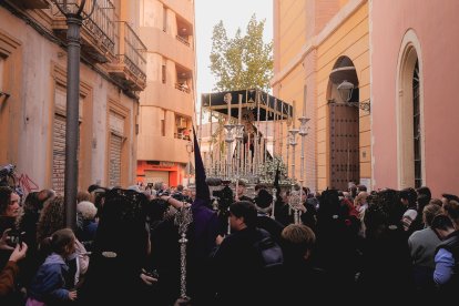 Procesión del Entierro por las calles de Almería.