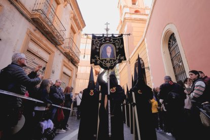 Procesión del Entierro por las calles de Almería.