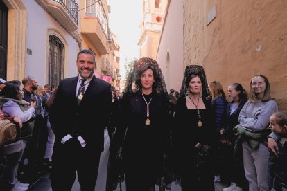 Procesión del Entierro por las calles de Almería.