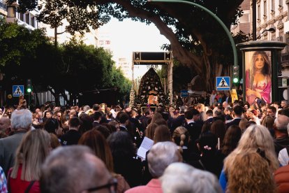 Procesión del Entierro por las calles de Almería.