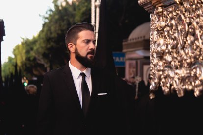 Procesión del Entierro por las calles de Almería.