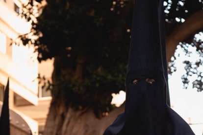 Procesión del Entierro por las calles de Almería.